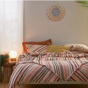 Urban outfitters Sabir Stripped fringe king duvet 100% cotton/2 standard shams.